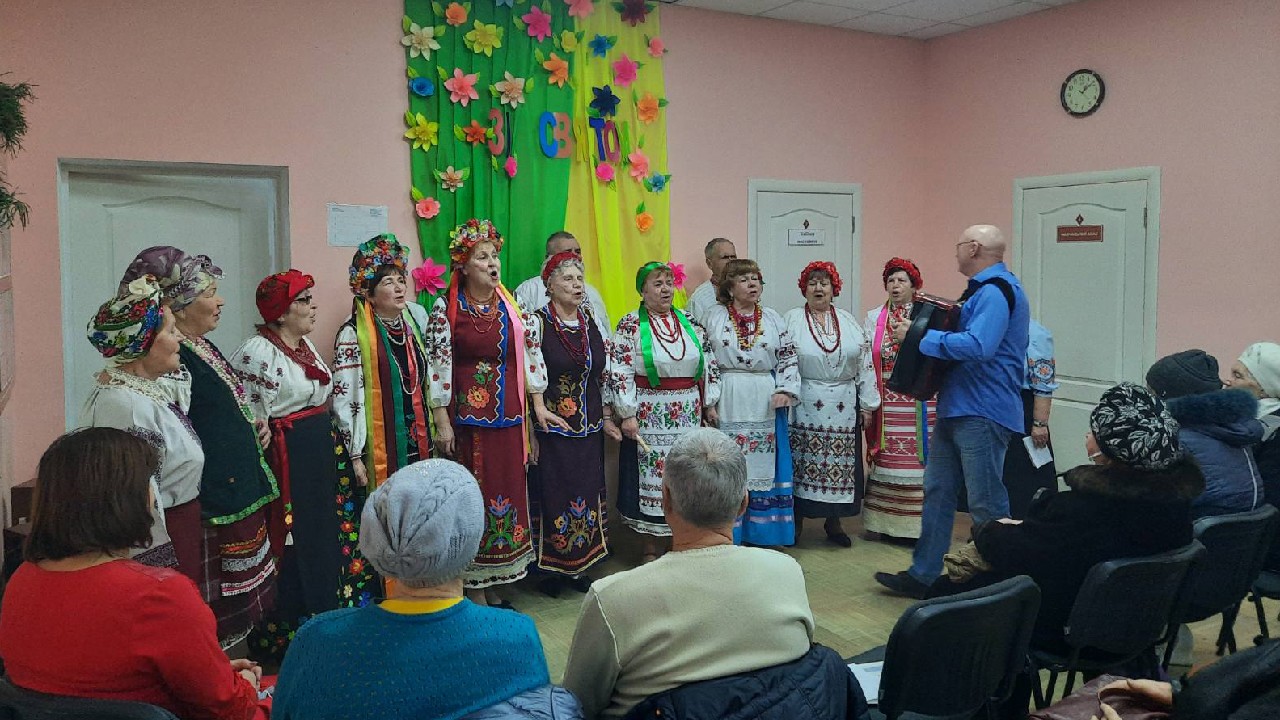 Вітали жінок у територіальному центрі